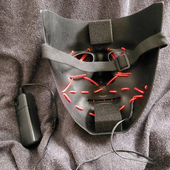 Mask - Picture 2 of 3